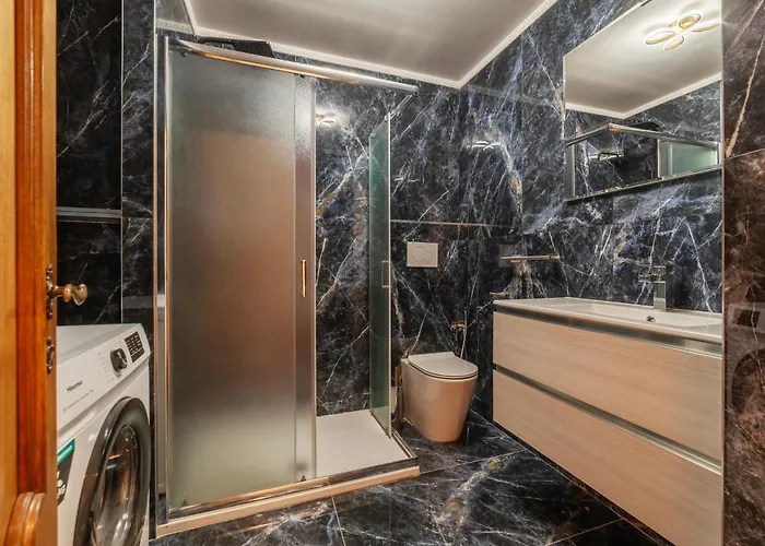 Guesthost - Rione Sallustiano Elegant Apartment *